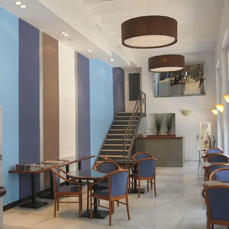 Subur Hotel 3*