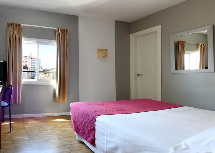 Subur 3* Σίτζες